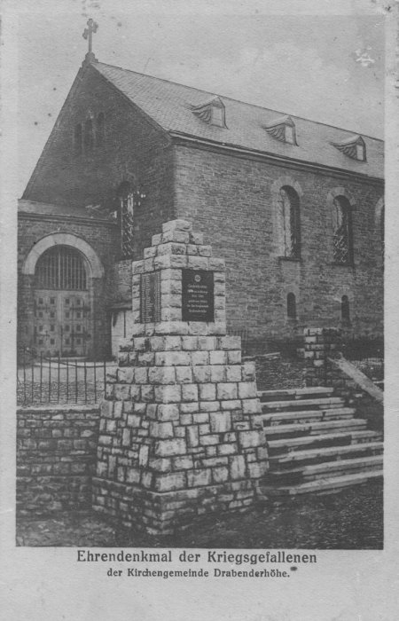 Kirche - Ehrendenkmal, erbaut 1925